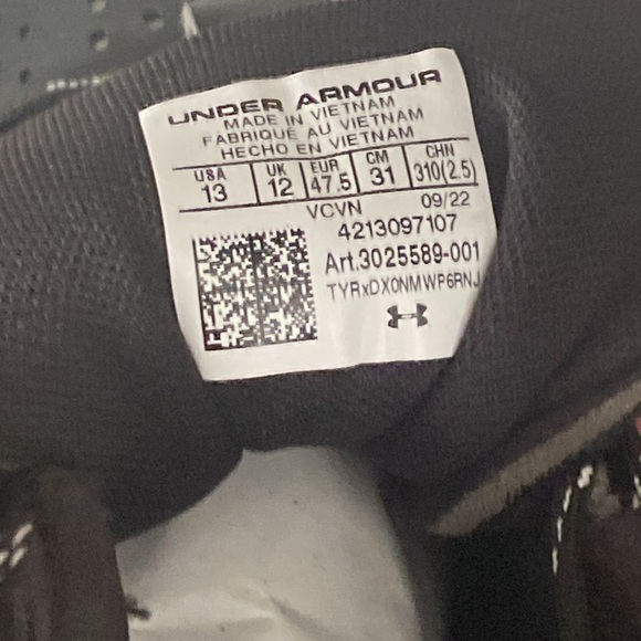 Size 13 Under Armor Football Cleats - Picture 6 of 7